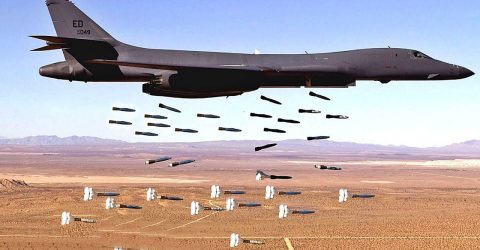 Бомбардировщики США B-1B Lancer начали удары по Сирии